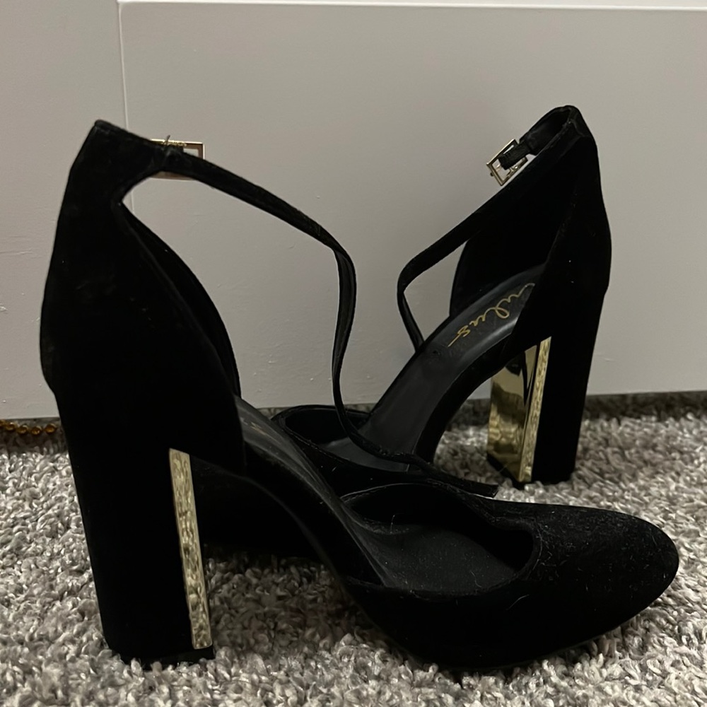 Lulus - Size 7 - Black velvet closed toe heels - strap around ankle - gold heel